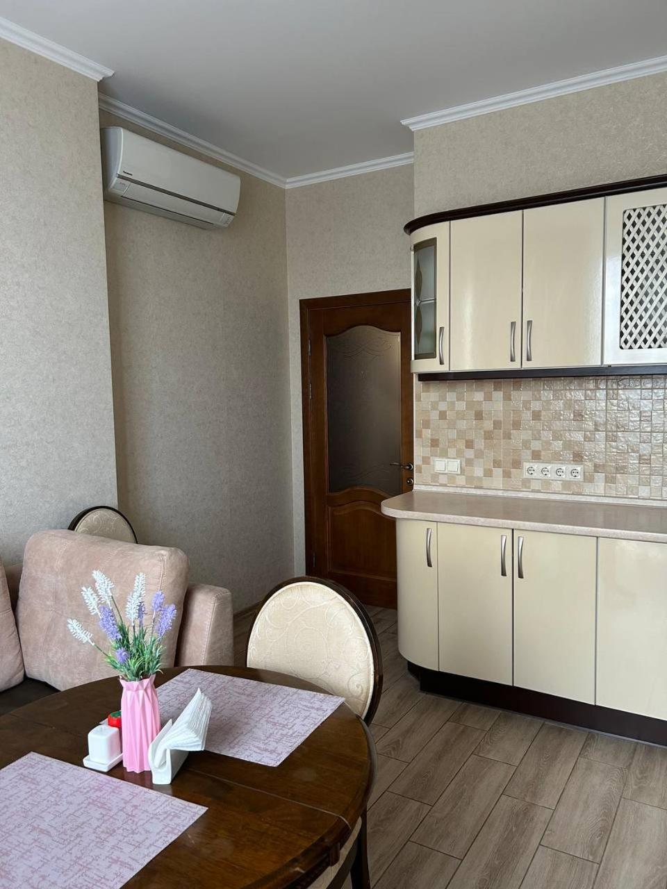 Apart Assistant On Smart Plaza Kiev Bagian luar foto